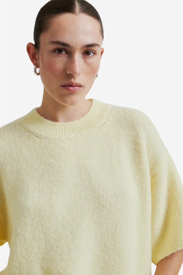 Wanda Knit O-Neck Anise Flower