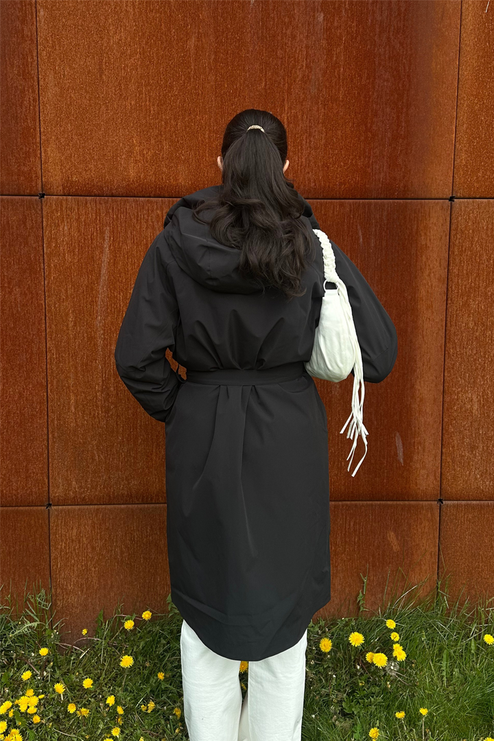 Flow Belt Jacket Black