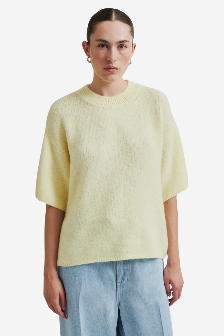 Wanda Knit O-Neck Anise Flower