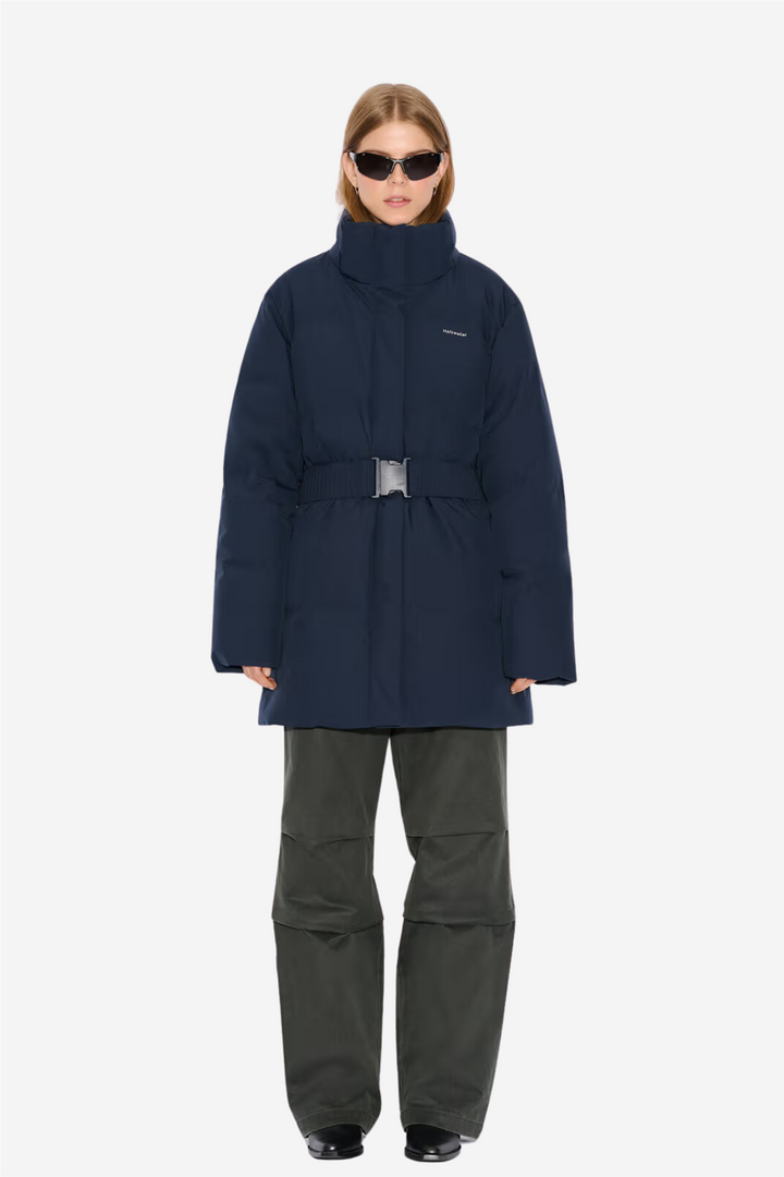 Besseggen Lt Down Jacket Dk. Navy