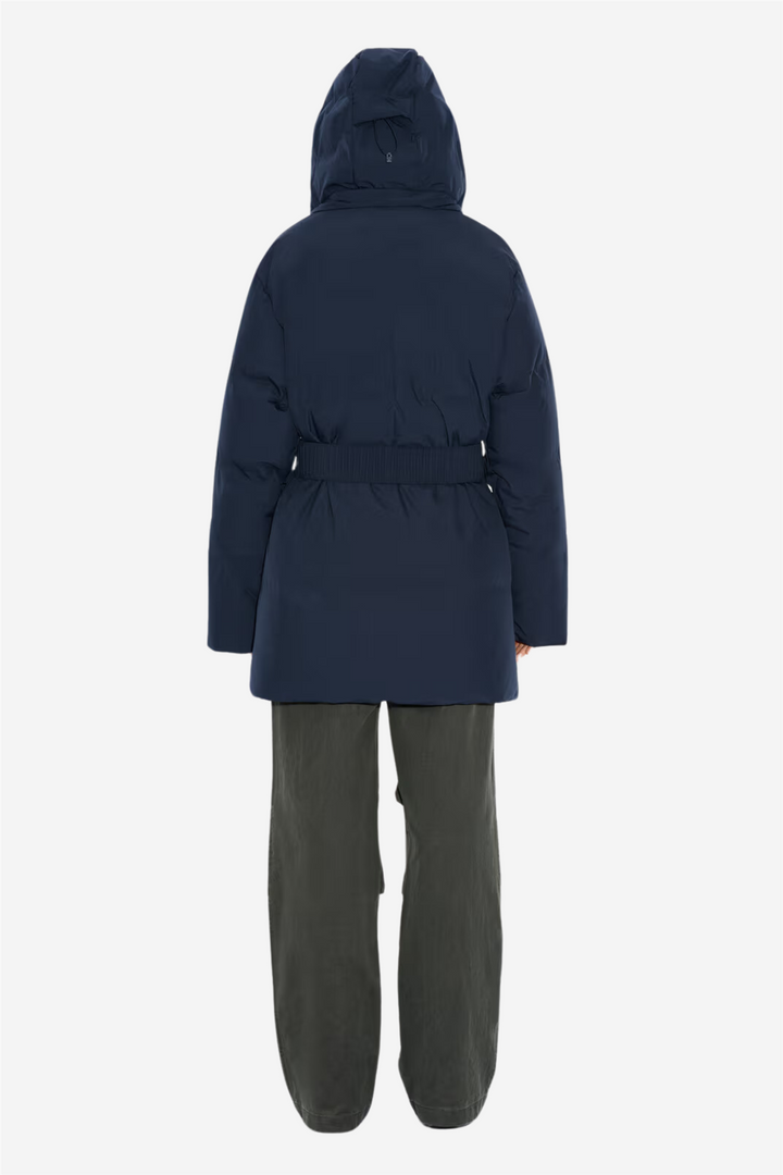 Besseggen Lt Down Jacket Dk. Navy