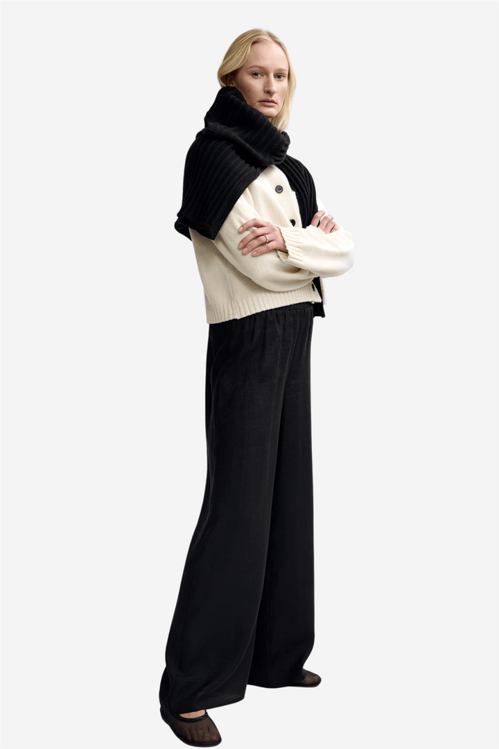 Christian Aks Genser & Cardigan Sadie Merino Cardigan Eggshell