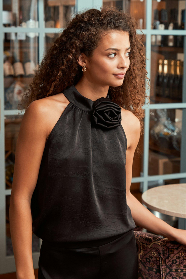 Rosette Crinkle Sateen Top Black
