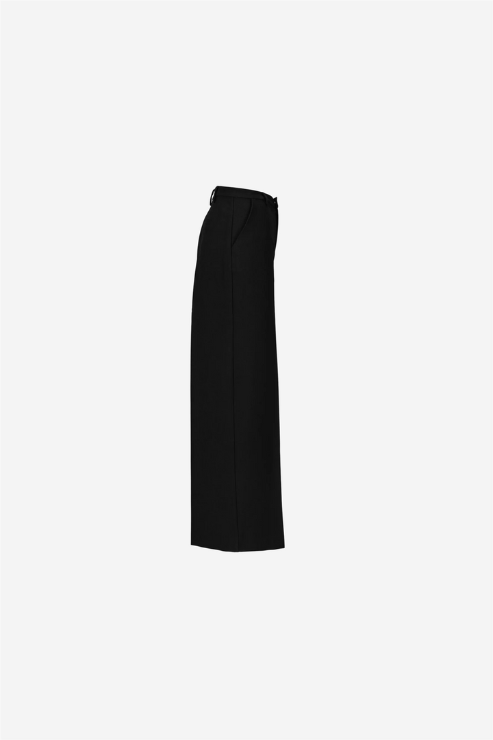 Reign Tailored Extra Wide Black