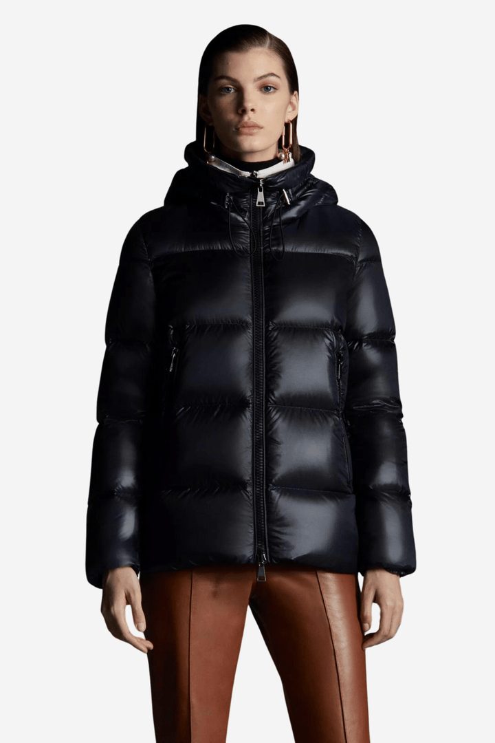 Moncler Yttertøy Seritte Short Down Jacket Marin