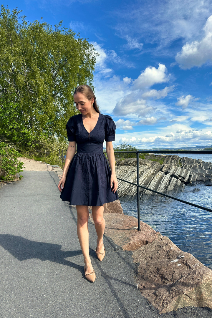 Zenda Embroidery Dress Salute