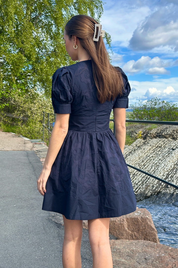 Zenda Embroidery Dress Salute