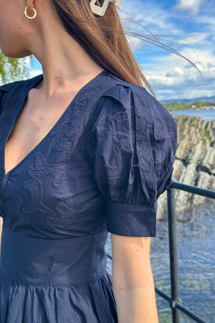 Zenda Embroidery Dress Salute