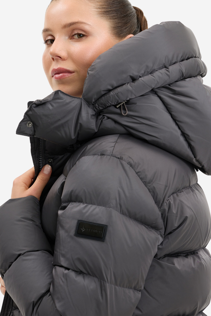Stella Down Jacket Titan