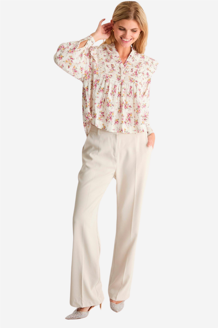 Alicia Flower Oasis Bloouse Off White