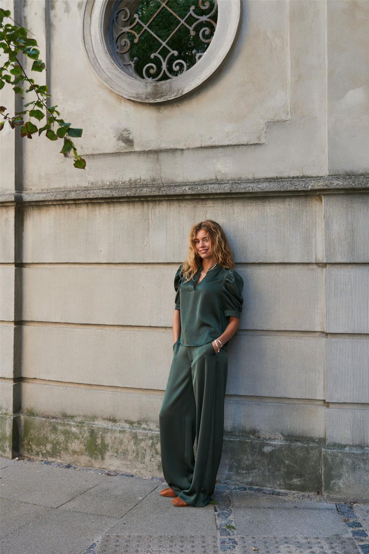 Roella Heavy Sateen Blouse Deep Green