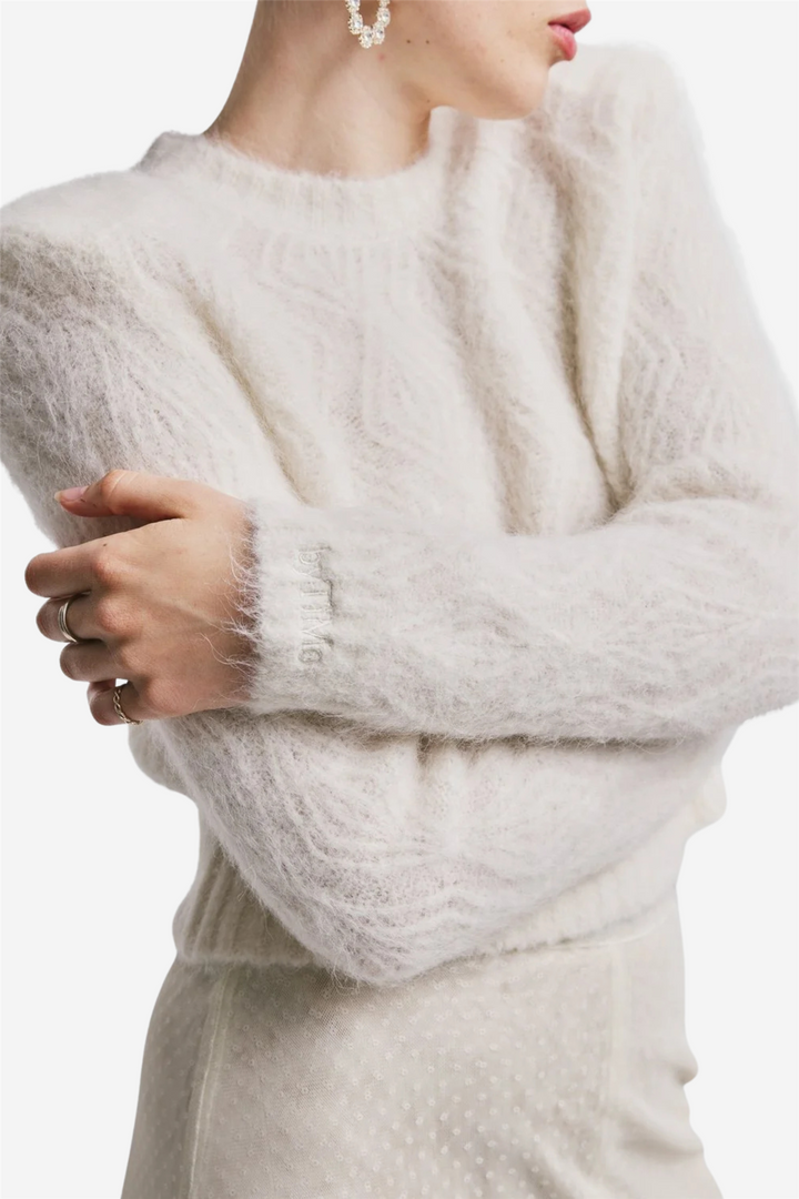 Alpaca Top Off White