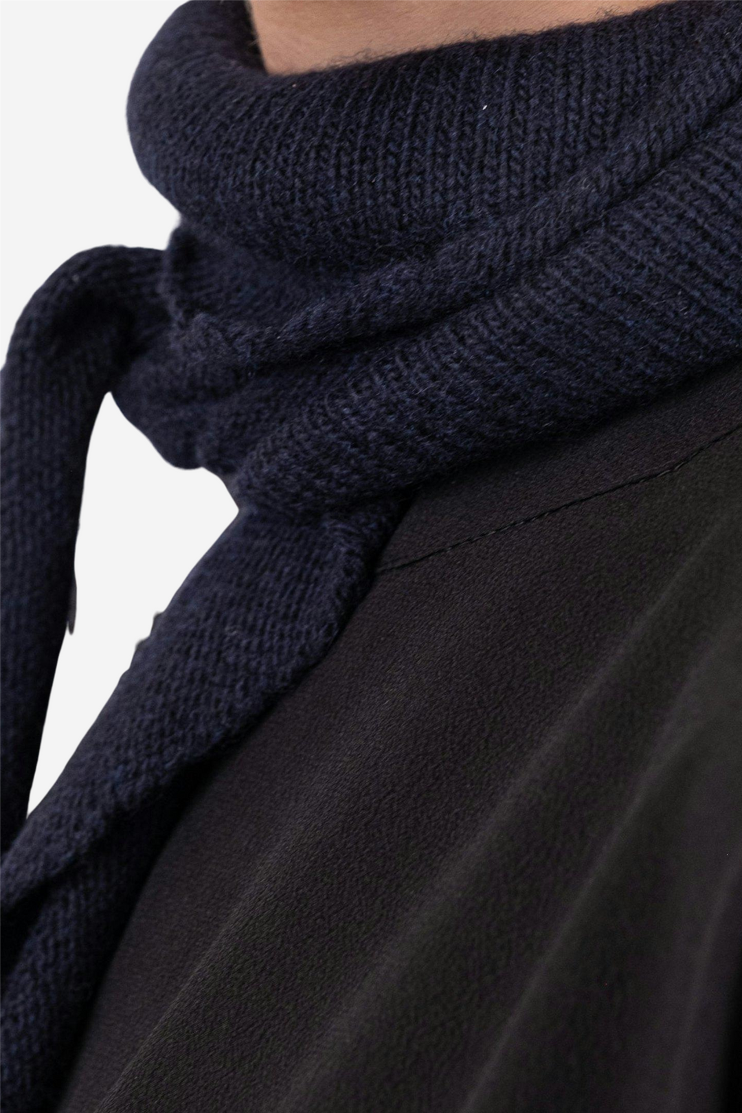 Misty Knit Scarf Navy