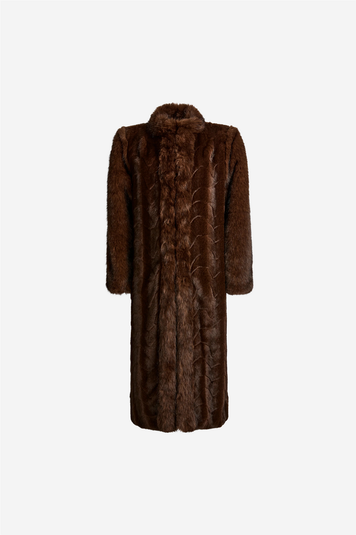 Betty Fur Coat Pine Cone