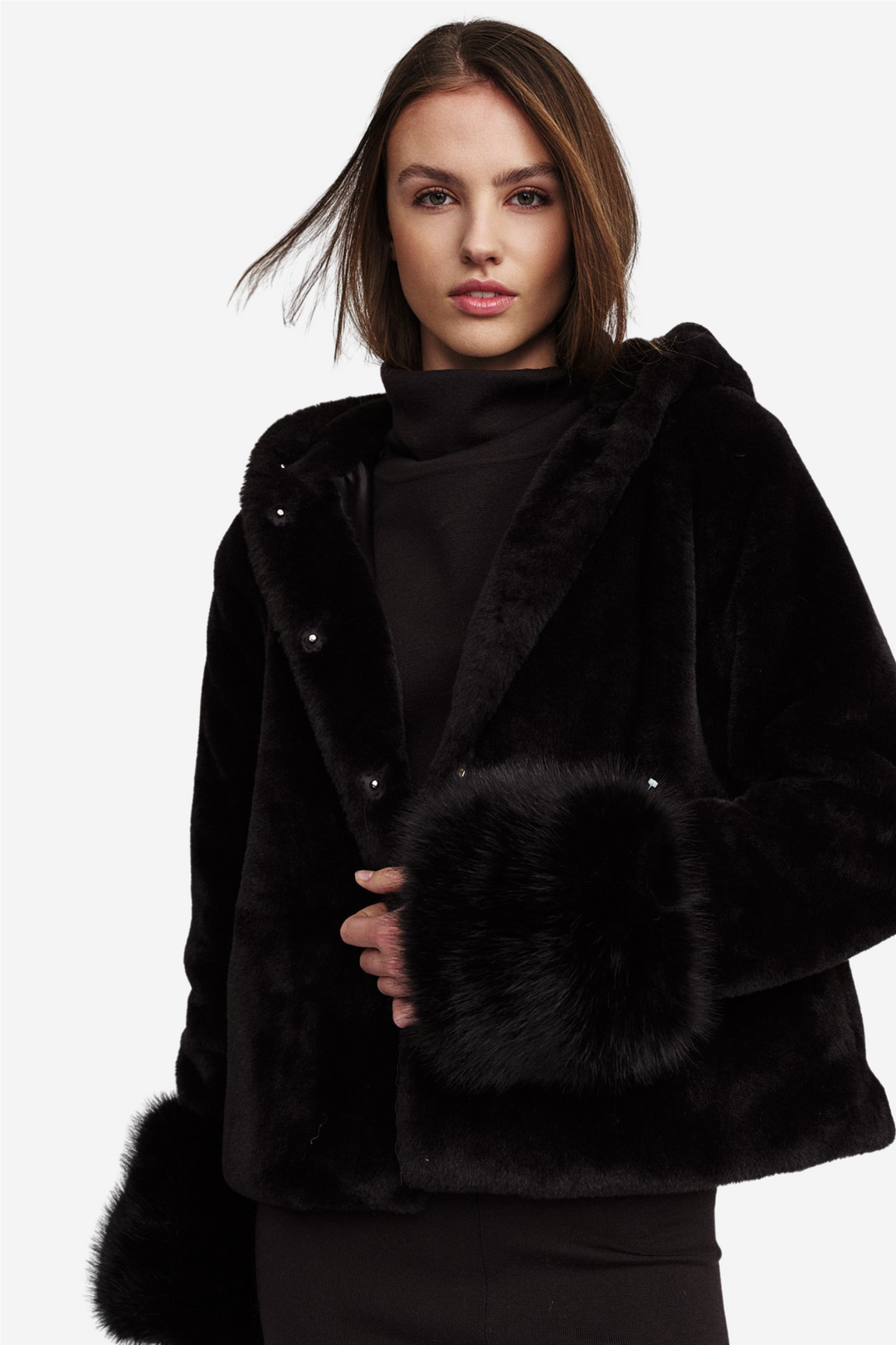 Miu Fake Fur Cuffs Black