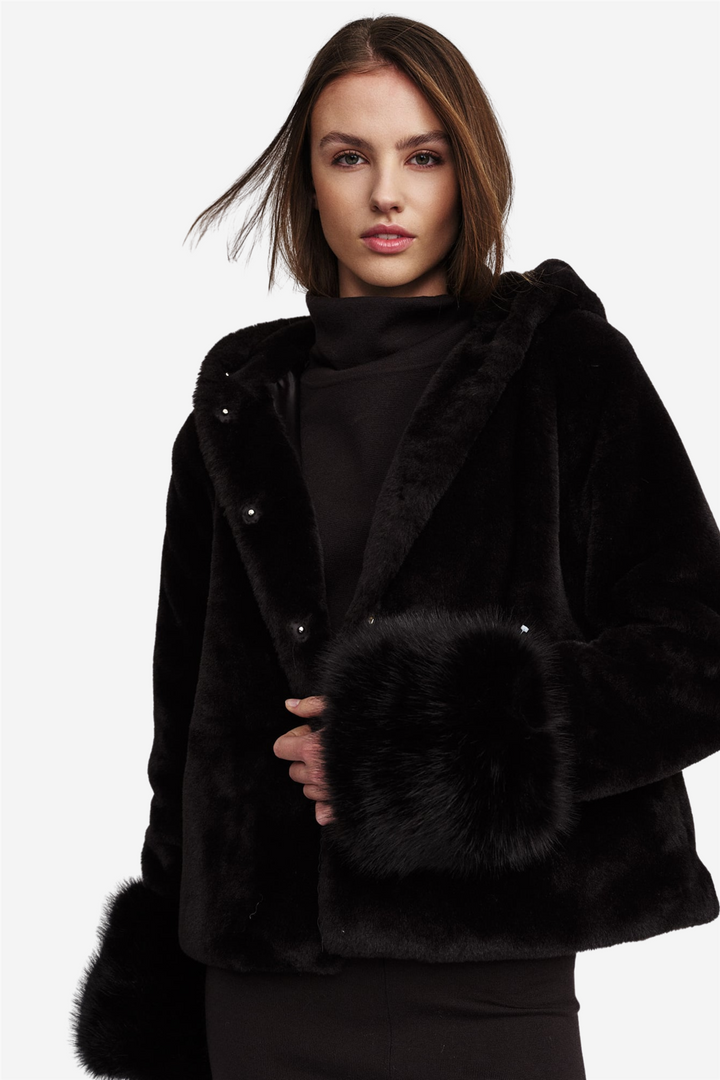Miu Fake Fur Cuffs Black