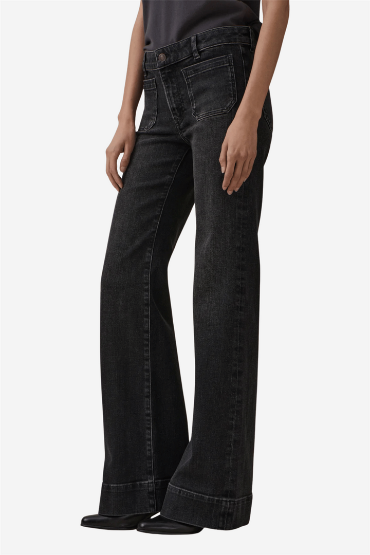 St Monica Low Washed Black