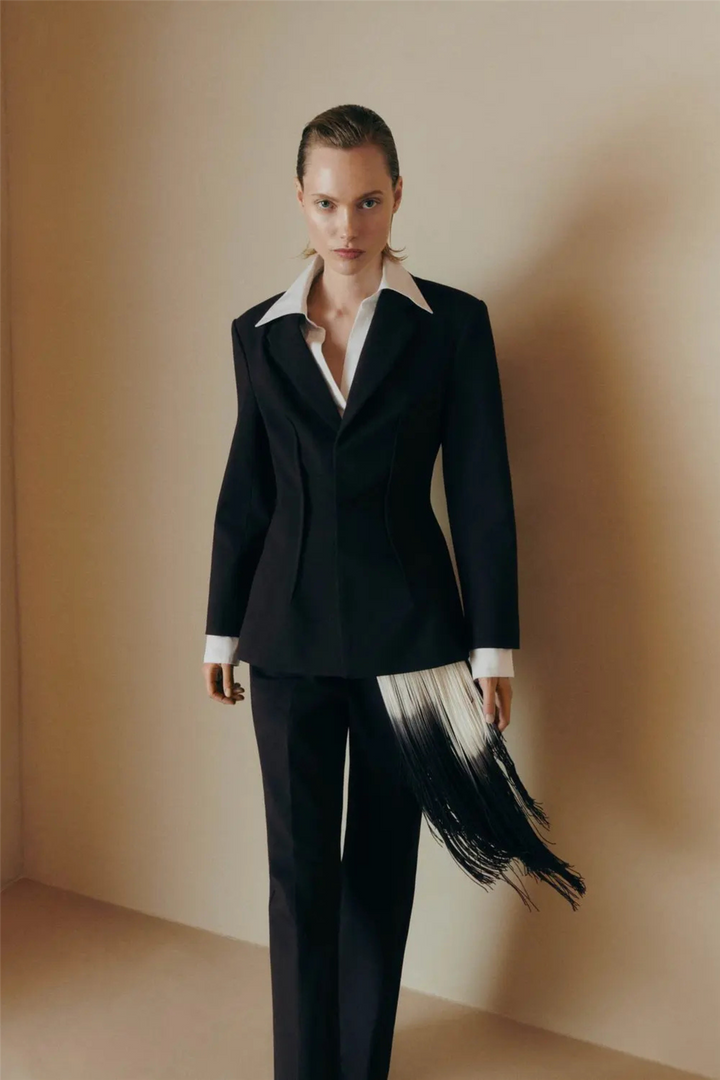 Leonne Seam Detailed Fitted Blazer Black