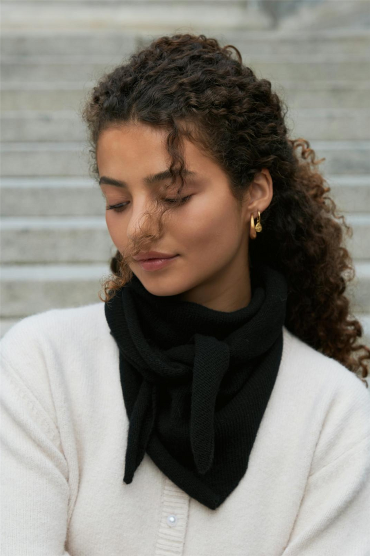 Misty Medium Scarf Black
