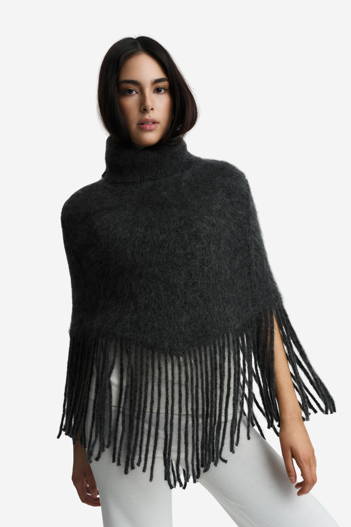 Nikola Chunky Poncho Black