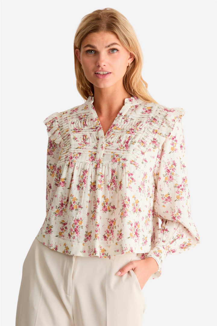 Alicia Flower Oasis Bloouse Off White