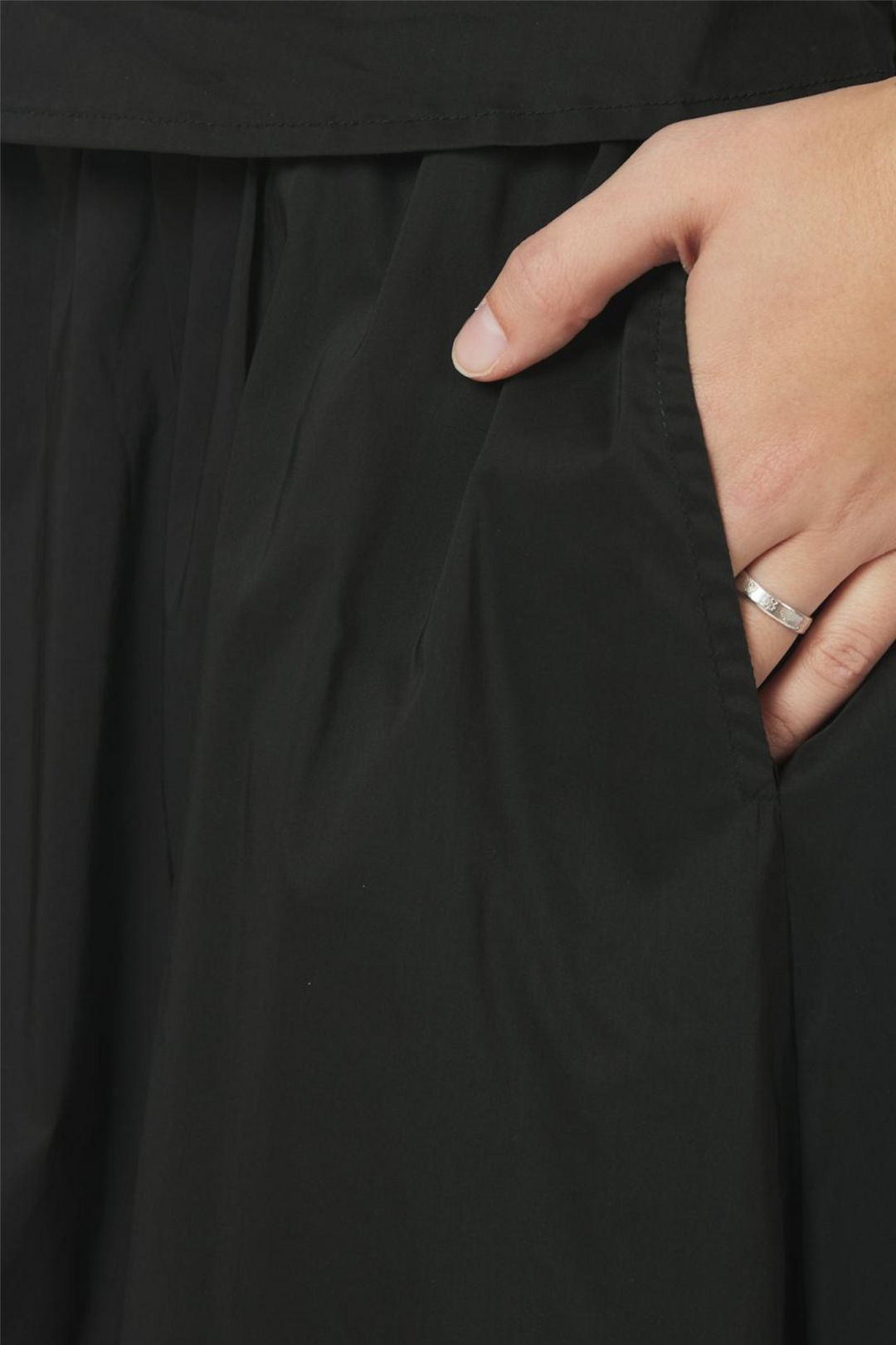 Yara Poplin Skirt Black