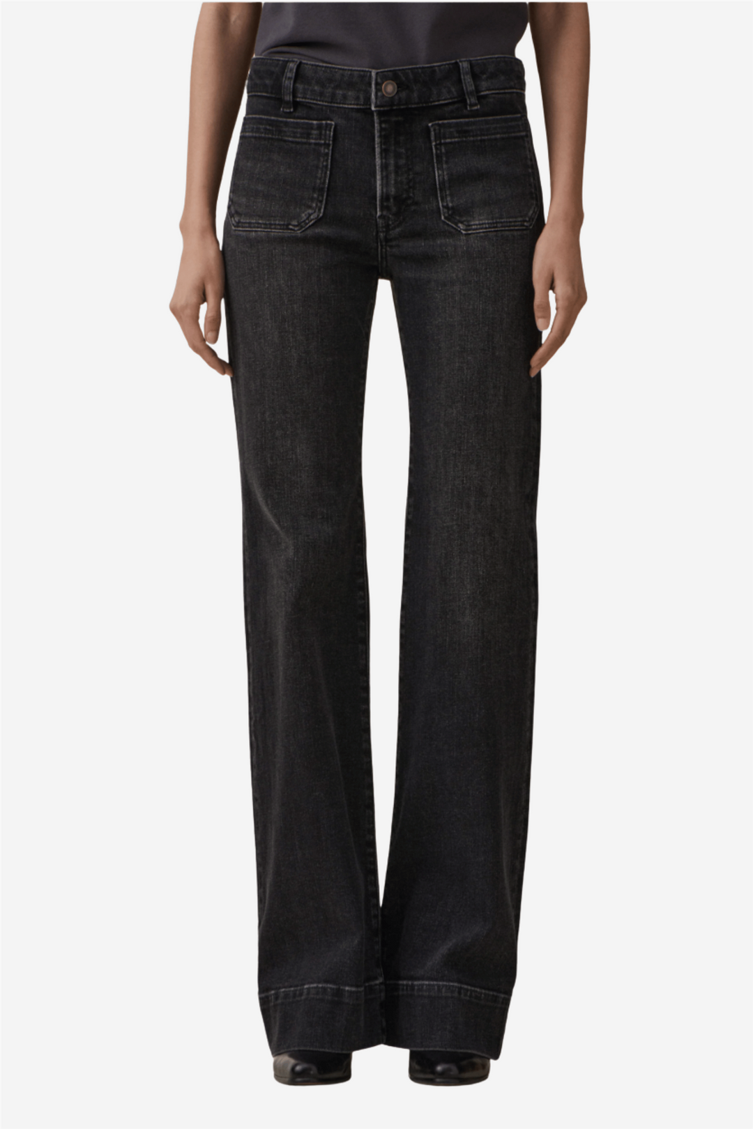 St Monica Low Washed Black