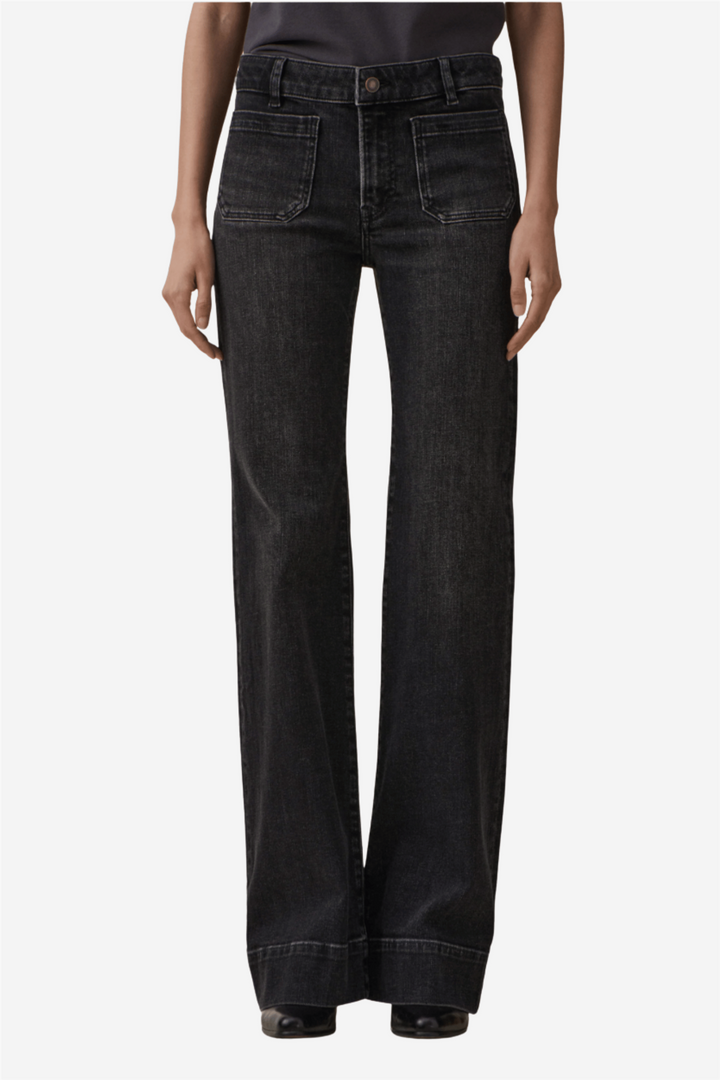St Monica Low Washed Black