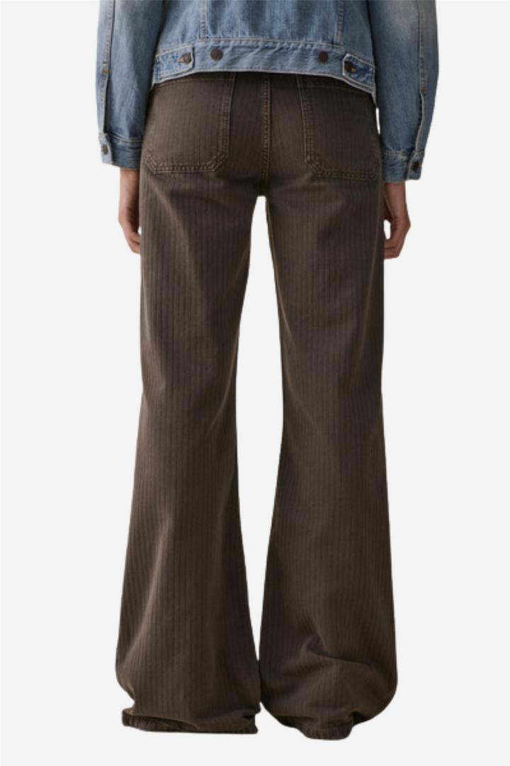 Guell Chevron Brown