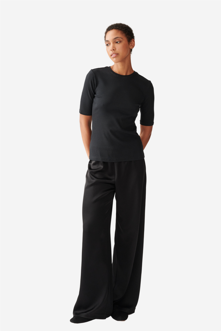 Half Sleeve Roundneck Rib Tee Black