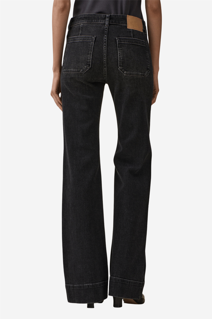St Monica Low Washed Black