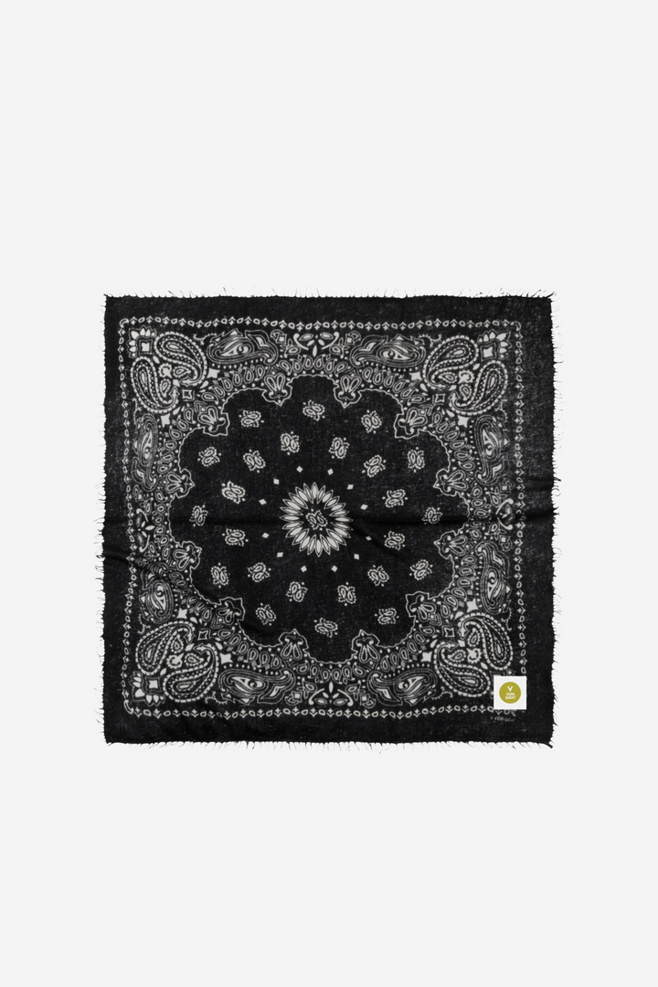 Bandana Calvina Paisley XL With Frings Black And White