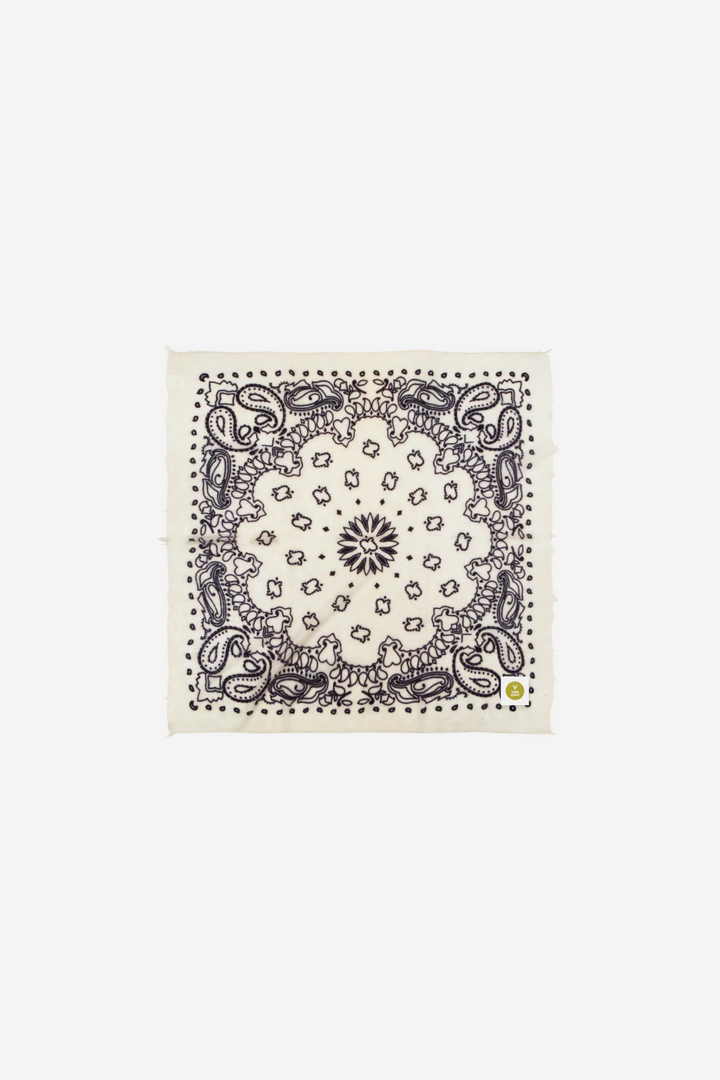 Bandana Calvina Paisley With Frings White And Black