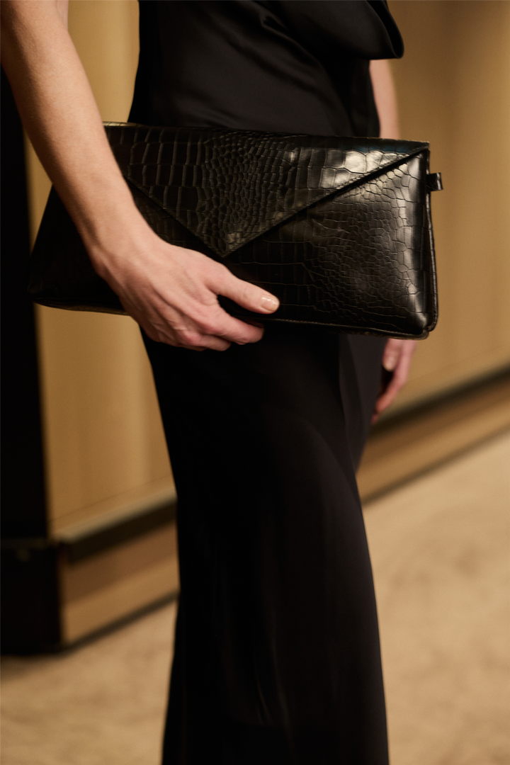 Onyx Clucth Black Croc