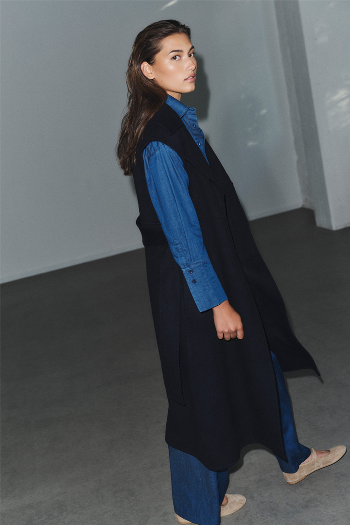 Merete Vest Navy