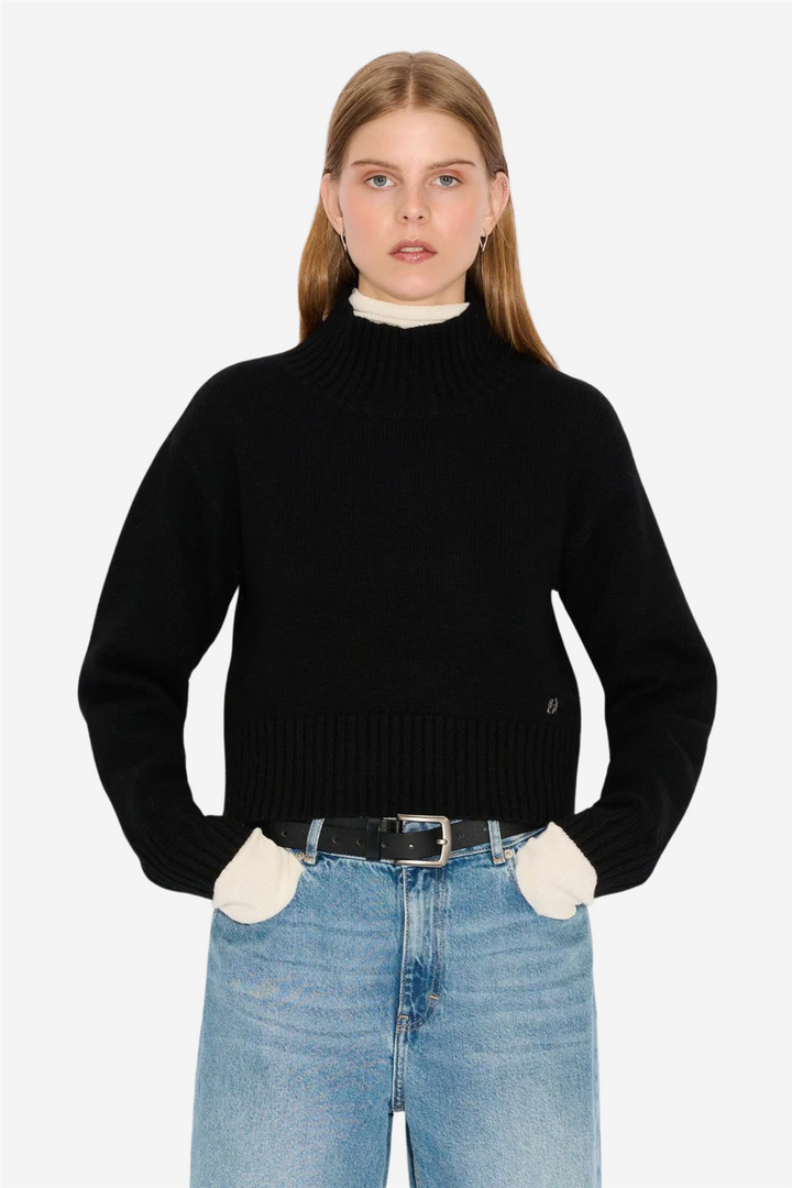 W. Wool Cropped Turtleneck Black