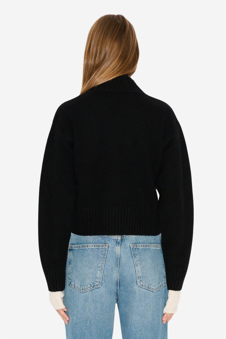 W. Wool Cropped Turtleneck Black
