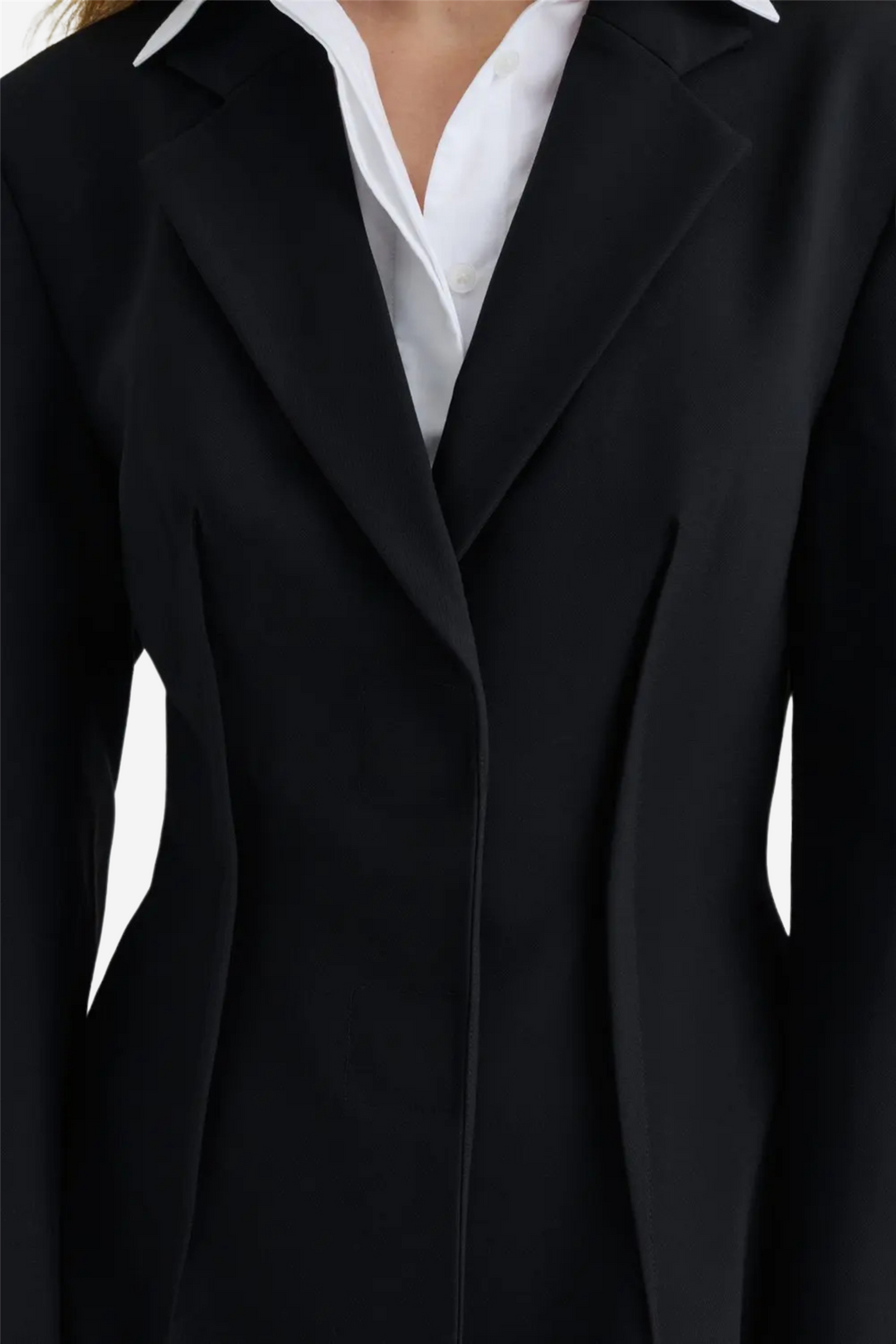 Leonne Seam Detailed Fitted Blazer Black