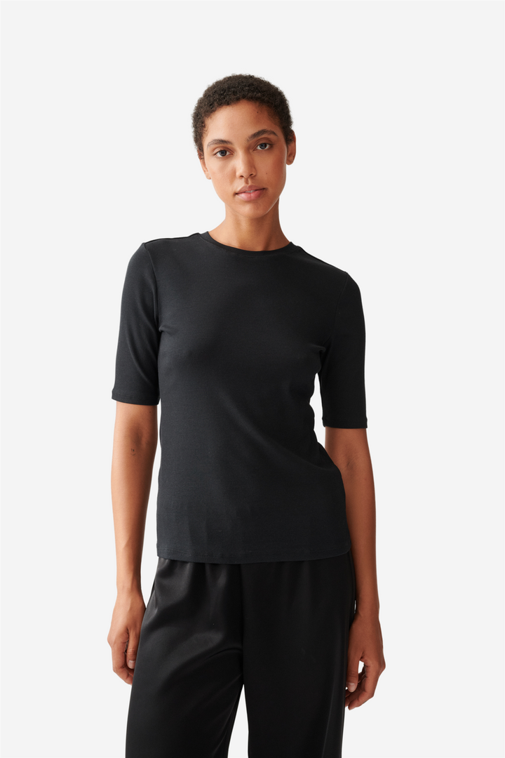 Half Sleeve Roundneck Rib Tee Black