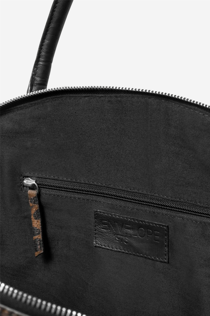 Envelope1976 Vesker Cabin Bag Cheetah