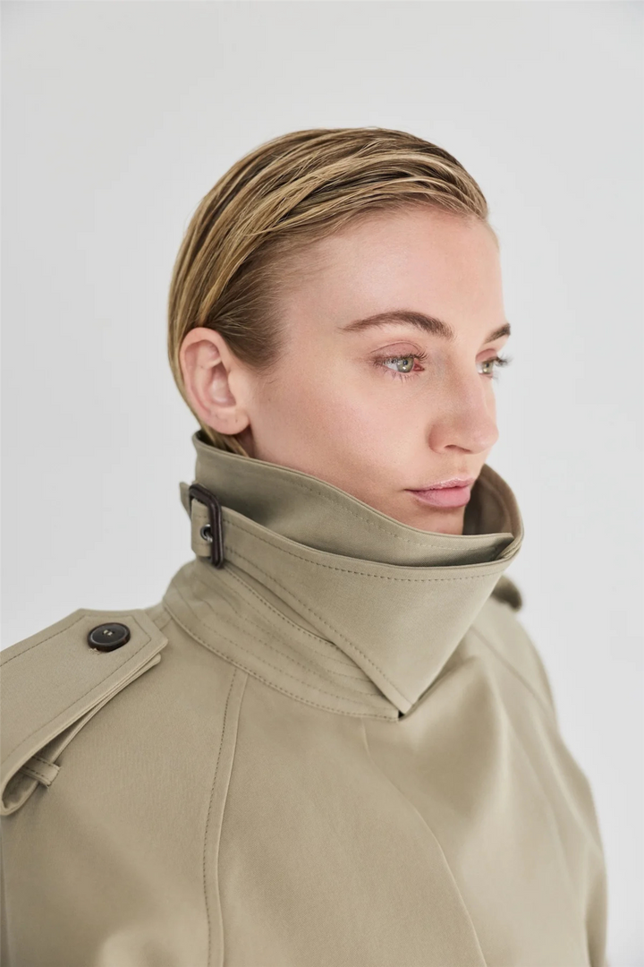 Envelope1976 Yttertøy Majorstuen Trench Short Khaki