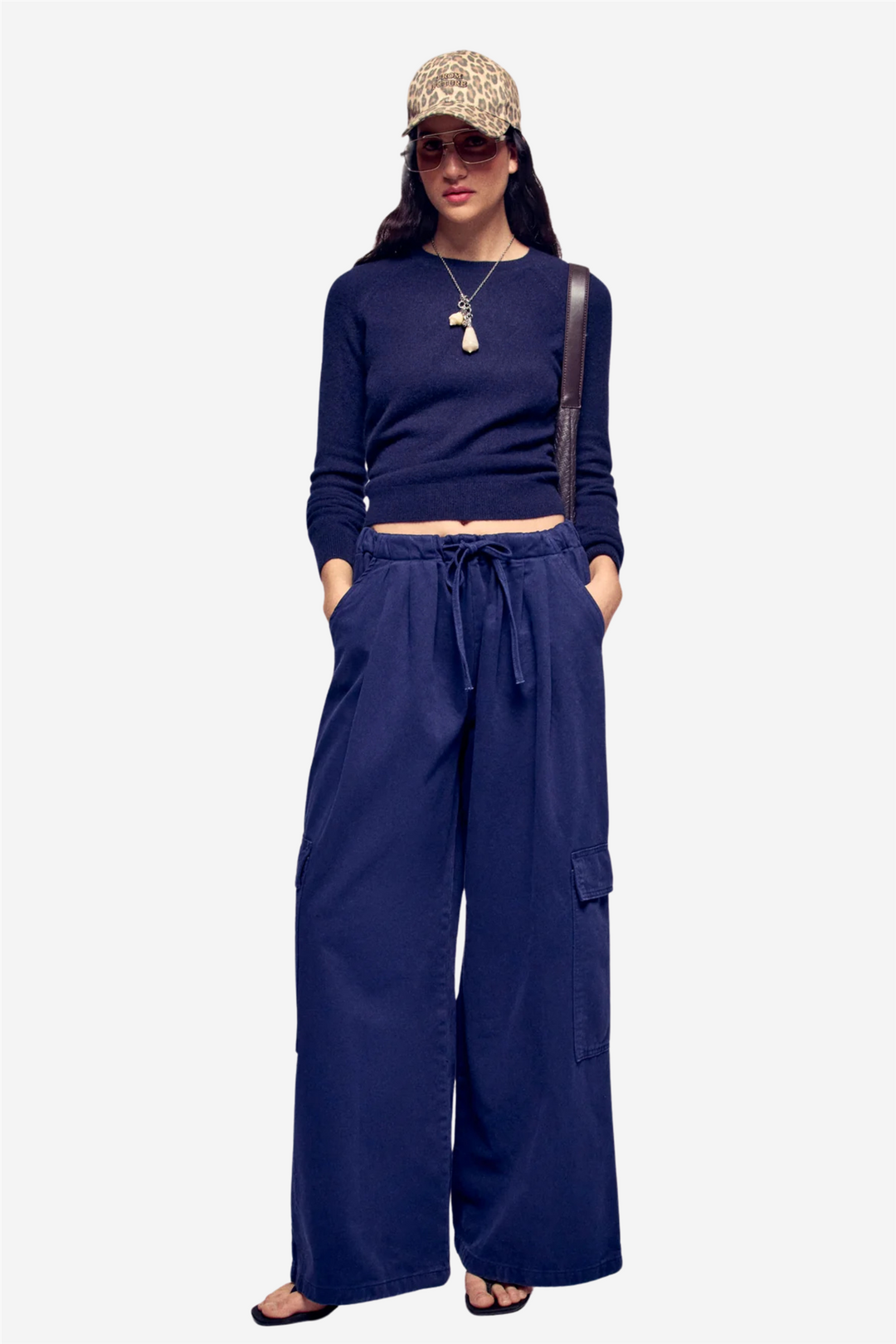 From Future Genser & Cardigan Light Sleeve Crewneck Sweater Navy