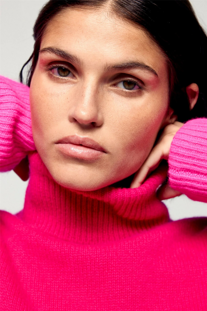 From Future Genser & Cardigan Turtleneck Sweater Raspberry Pink