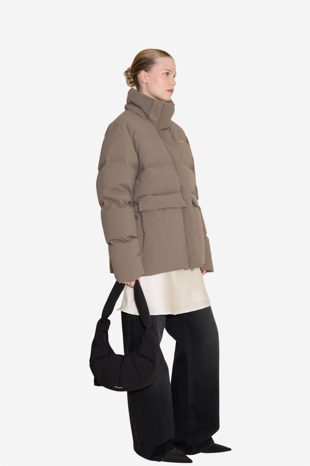 Holzweiler Vesker Cocoon Down Carry Bag