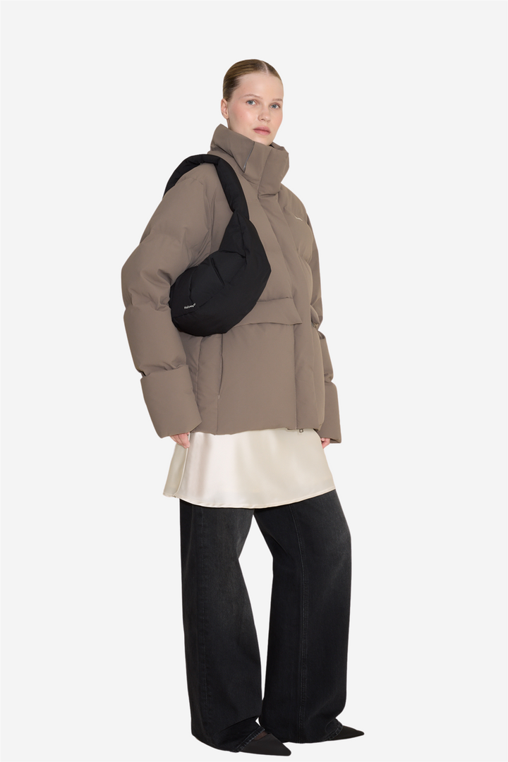 Holzweiler Vesker Cocoon Down Carry Bag