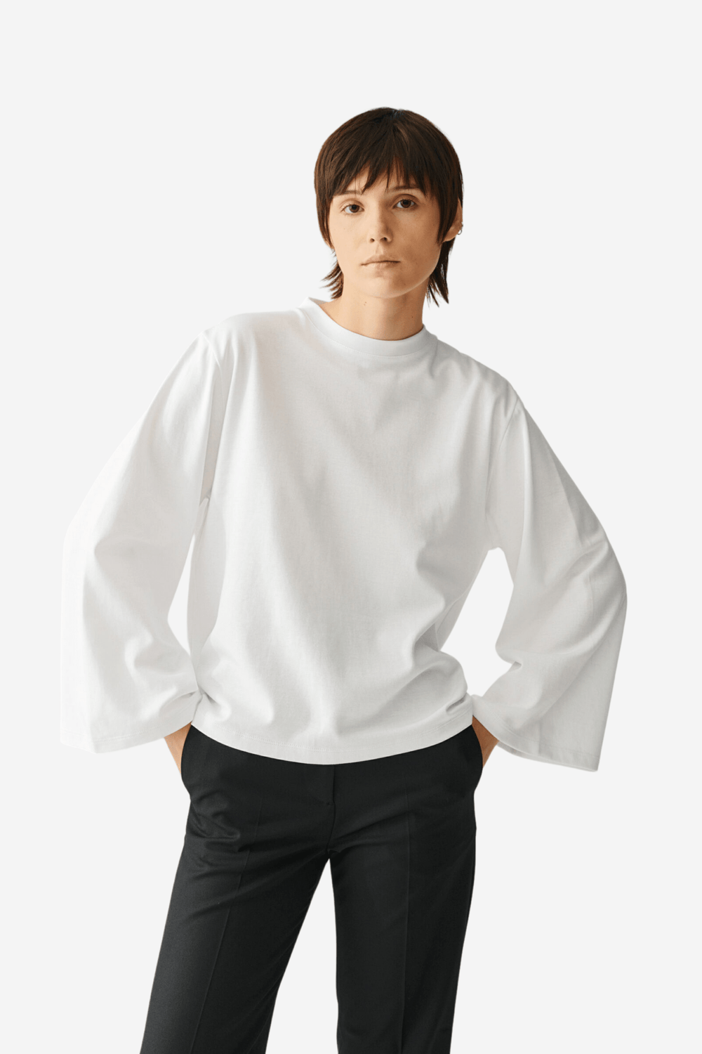 Julie Josephine Genser & Cardigan Amanda Longsleeve White