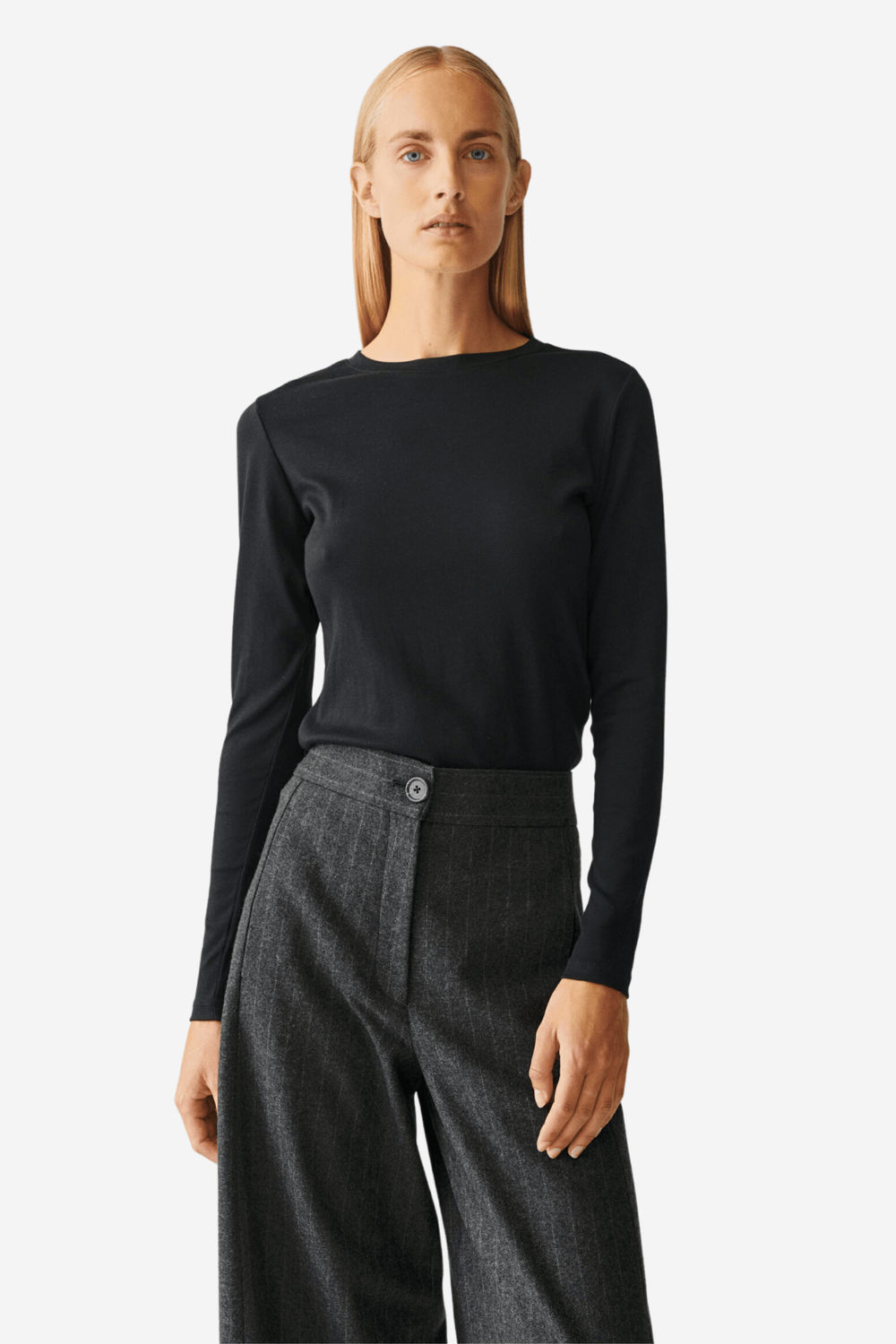 Julie Josephine Genser & Cardigan Andrea Long Sleeve Wool Black