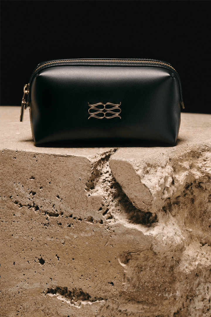 Malina Tilbehør Monogram Leather Toiletry Bag Black