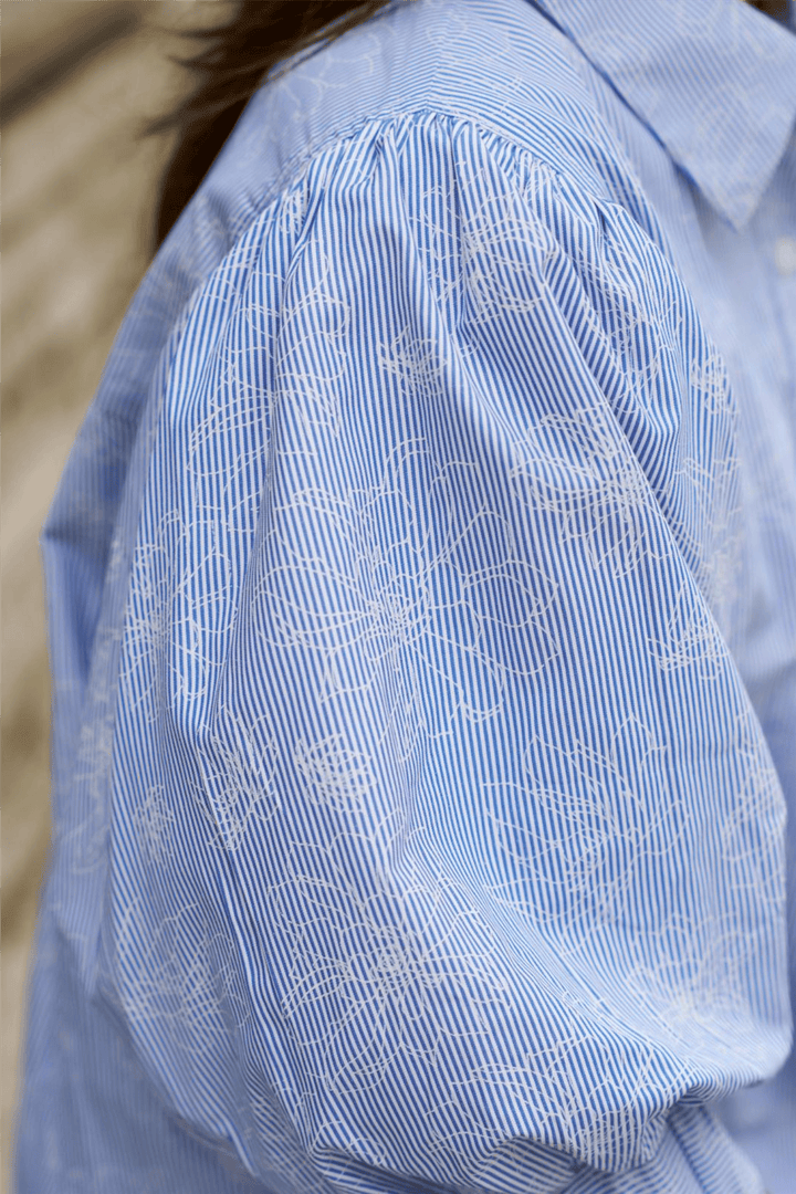 Neo Noir Bluser &amp; Skjorter Etta Flower Stripe Shirt Light Blue