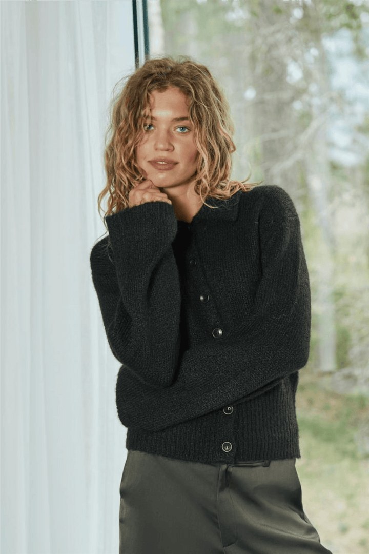 Neo Noir Genser &amp; Cardigan Ramera Fluffy Knit Cardigan Dark Brown